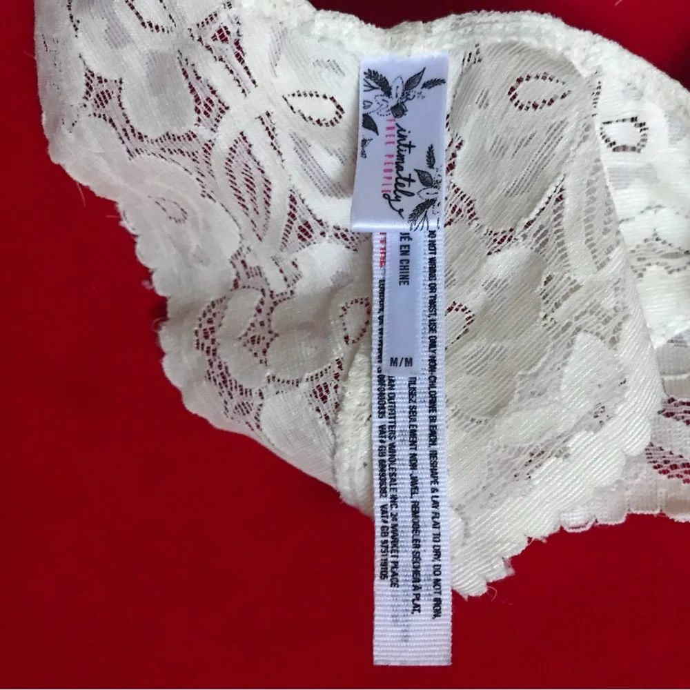 FREE PEOPLE Intimately Racer Back Pullover Deep V Crochet Lace Halter Bralette - Picture 6 of 6